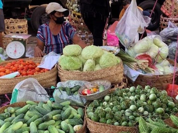 Suasana Pasar Kliwon Temanggung saat Ramadan