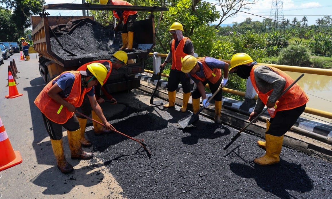 Perbaikan jalan prioritas mudik di Wonogiri