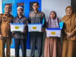 Penyerahan Rumah Warga Tanah Gerak Banjarnegara oleh Ahmad Luthfi