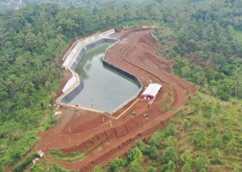 Embung Geblog Temanggung membantu irigasi dan ketahanan pangan petani kopi, durian, dan alpukat di Jawa Tengah