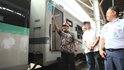 Balik Rantau Gratis Jateng ratusan pemudik naik KA Tawang Jaya Premium di Stasiun Tawang Semarang menuju Jakarta