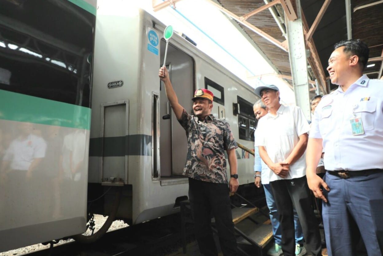 Balik Rantau Gratis Jateng ratusan pemudik naik KA Tawang Jaya Premium di Stasiun Tawang Semarang menuju Jakarta