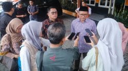 Wali Kota Magelang Damar Prasetyono menjelaskan pentingnya literasi kebencanaan Jawa Tengah saat menerima kunjungan Komisi VIII DPR RI di BPBD Kota Magelang.