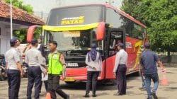 Pemeriksaan bus oleh Dishub Rembang jelang Lebaran