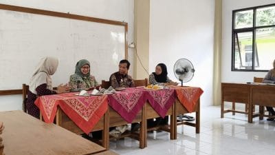 kegiatan belajar di SKB Kota Pekalongan