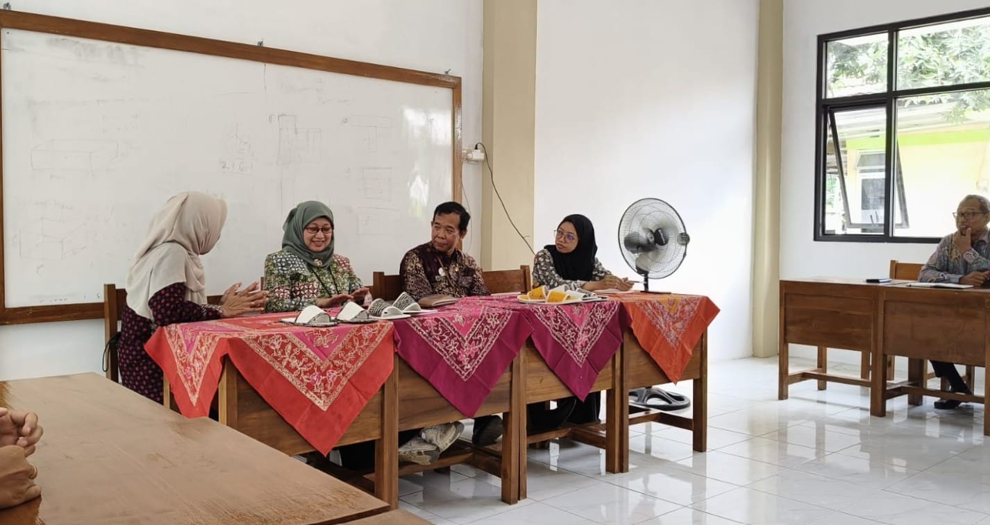 kegiatan belajar di SKB Kota Pekalongan