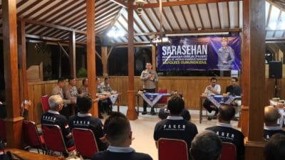 Kapolres Gunungkidul AKBP Damus Asa memimpin sarasehan pengamanan gereja bersama tim PAGER di Wonosari