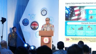Wakapolri Komjen Pol Dedi Prasetyo meresmikan peluncuran dua buku kepolisian di PTIK Lemdiklat Polri